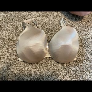 Cacique Women’s Bra DONATING SOON!!